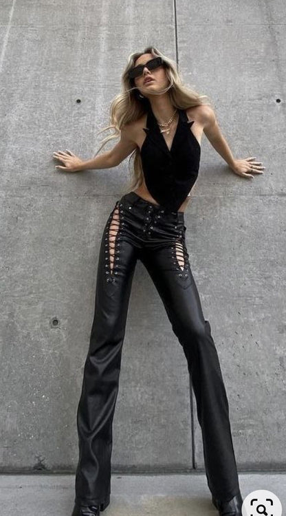 Pantalon En Cuerina De Ojaletes